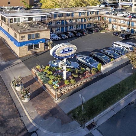 Voyageur Lakewalk Inn 杜鲁斯 外观 照片