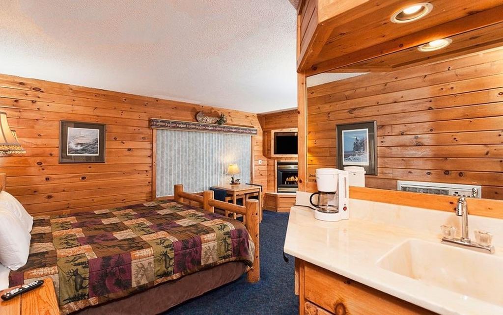 Voyageur Lakewalk Inn 杜鲁斯 外观 照片