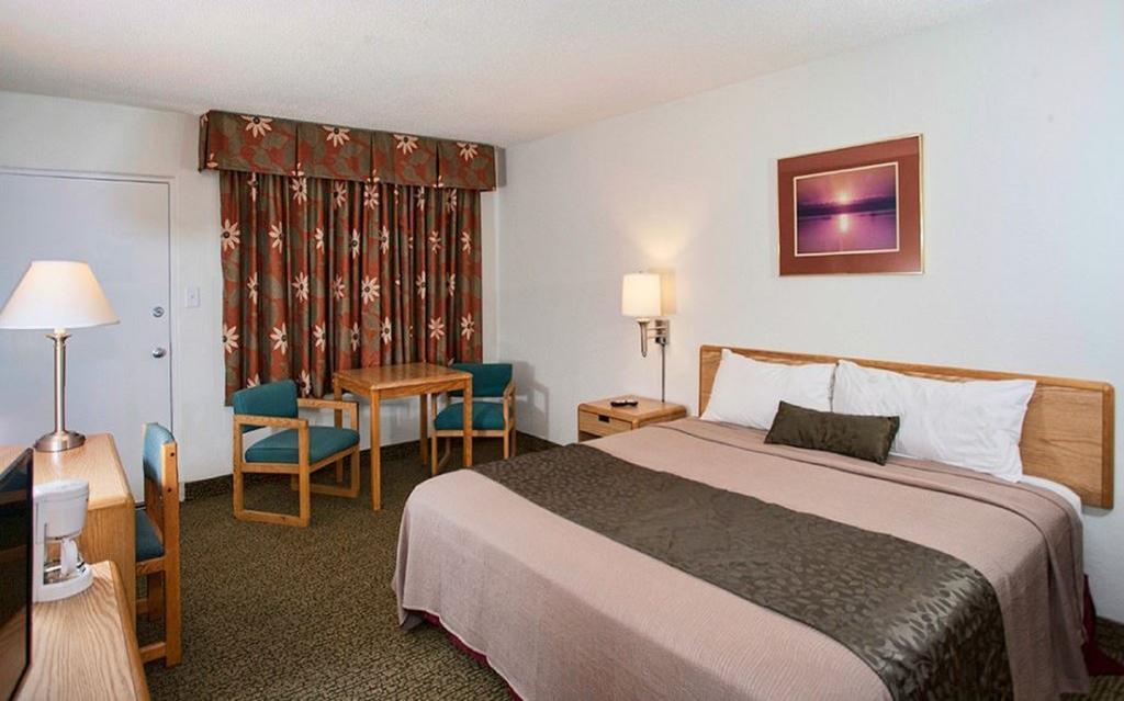 Voyageur Lakewalk Inn 杜鲁斯 外观 照片