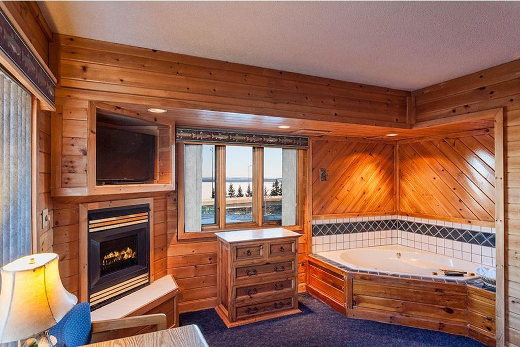 Voyageur Lakewalk Inn 杜鲁斯 外观 照片