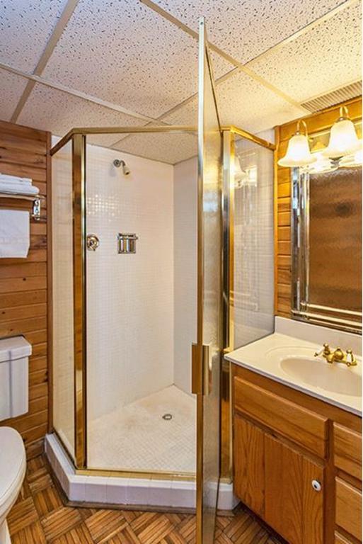 Voyageur Lakewalk Inn 杜鲁斯 外观 照片